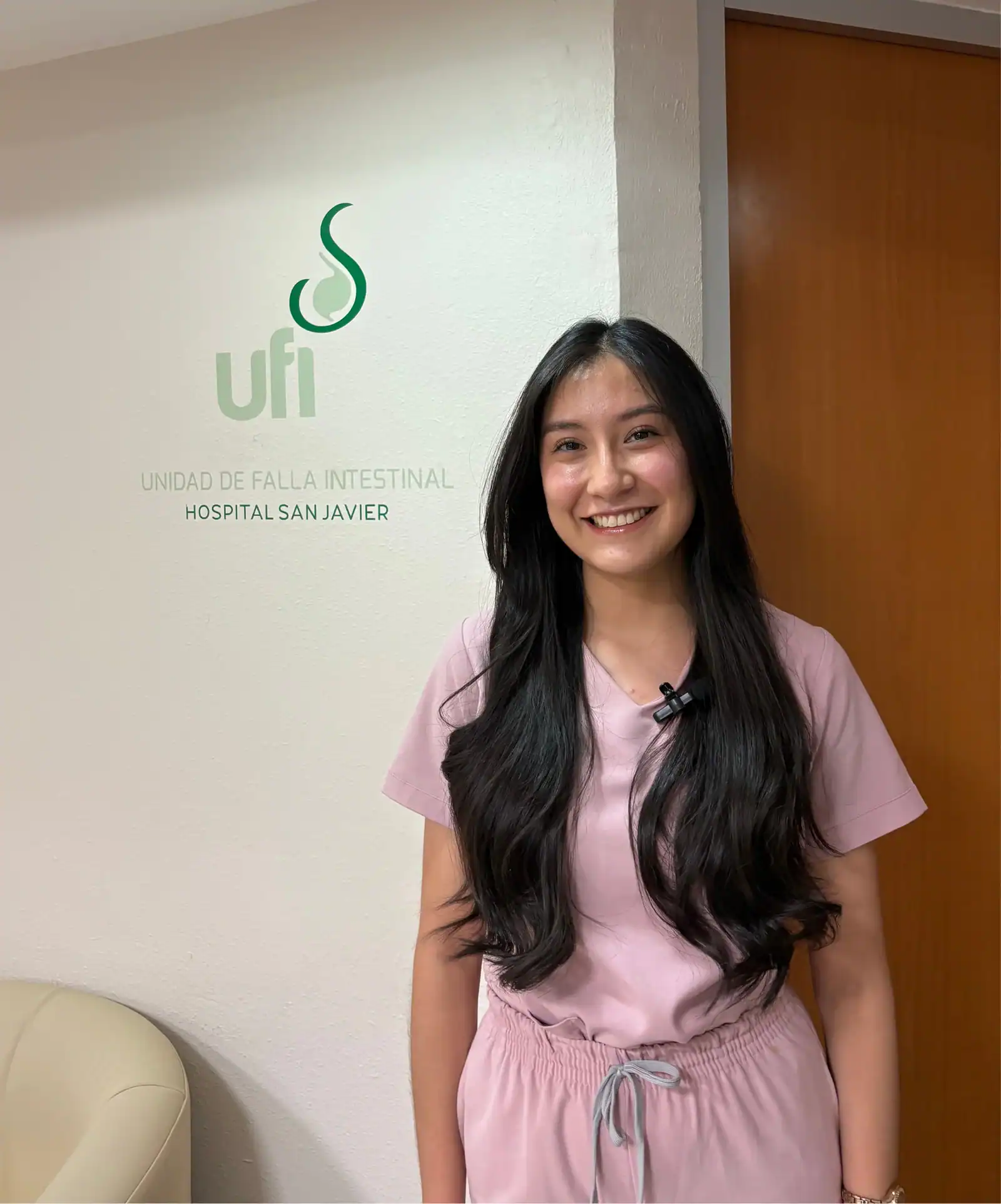 Enfermera de Sanvite brindando atención con enfoque humano y profesional.